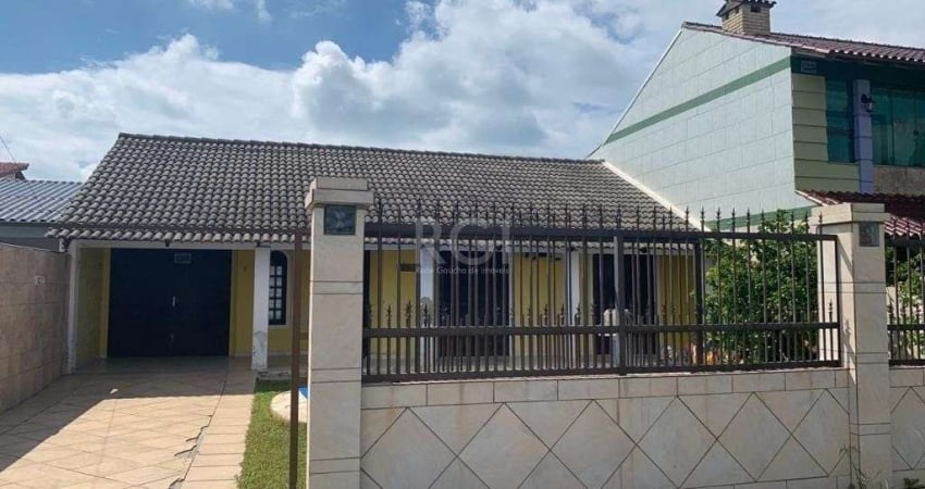 Casa para Venda - 179m², 4 dormitórios, sendo 1 suites, 3 vagas - Centro