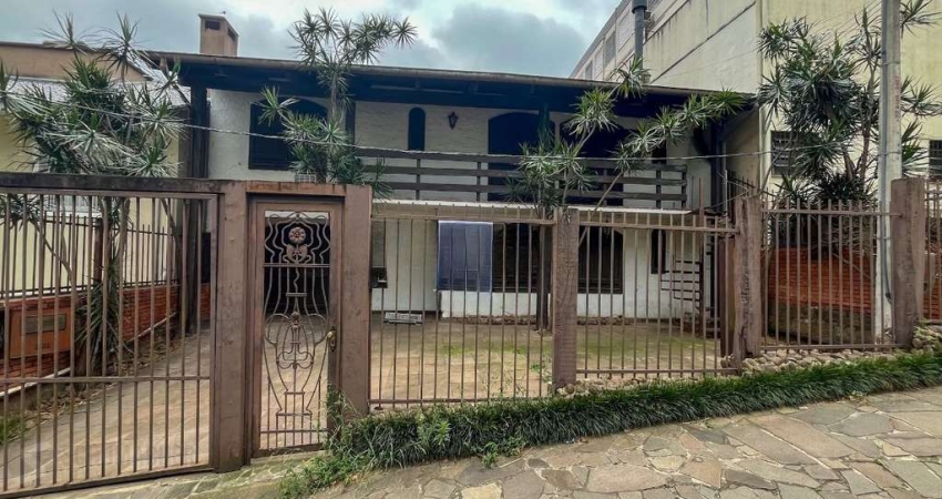 Casa com 5 quartos, 5 vagas e 265m² à venda no bairro Tristeza.