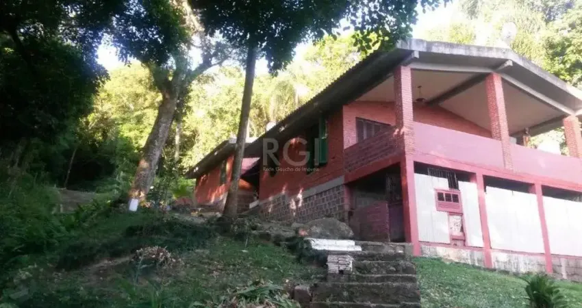 Sítio para Venda - 240m², 3 dormitórios, sendo 2 suites, 6 vagas - Ponta Grossa