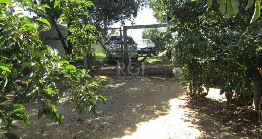 Chácara / sítio com 2 quartos à venda na Avenida Edgar Pires de Castro, 9421, Lageado, Porto Alegre