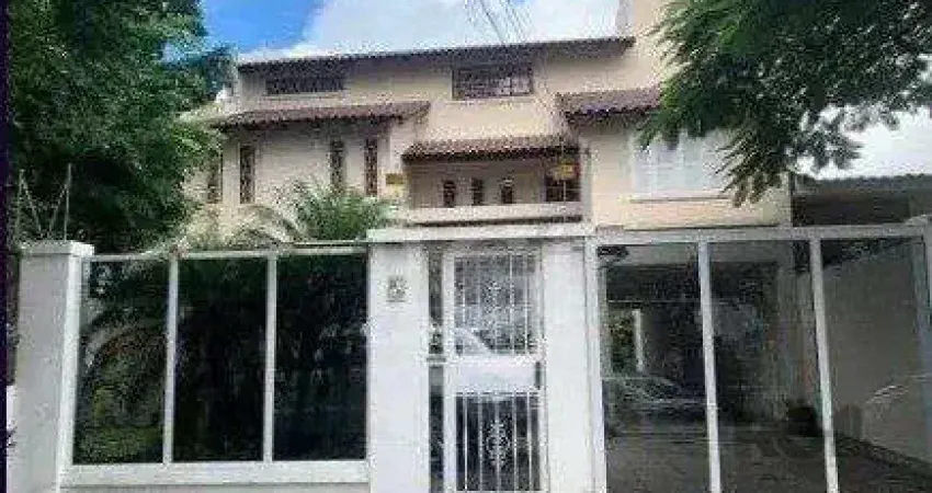 Casa com 6 quartos para alugar na Rua Alves Torres, 162, Teresópolis, Porto Alegre