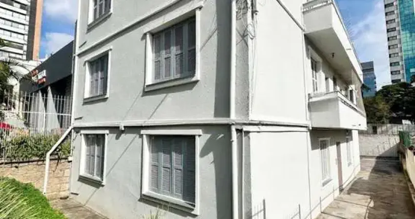 Apartamento térreo com 2 quartos e 1 vaga de garagem no Bairro Auxiliadora