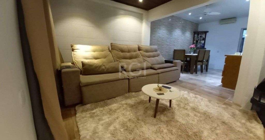 Casa para Venda - 168m², 2 dormitórios, sendo 1 suites, 2 vagas - Maria Regina
