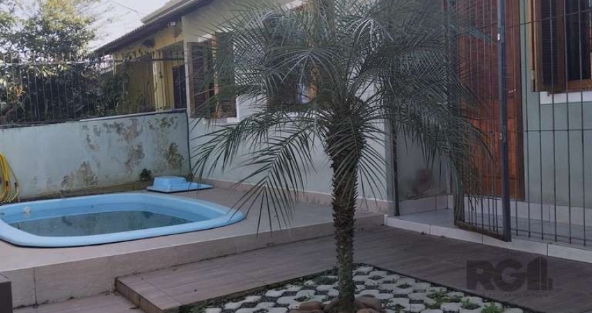 Casa para Venda - 272m², 3 dormitórios, sendo 1 suites, 2vagas - Porto Verde