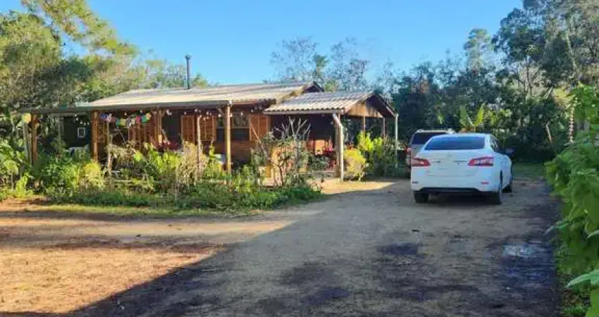 Chácara / sítio com 2 quartos à venda na Rua Lineu Barbosa dos Santos, 506, São Caetano, Porto Alegre