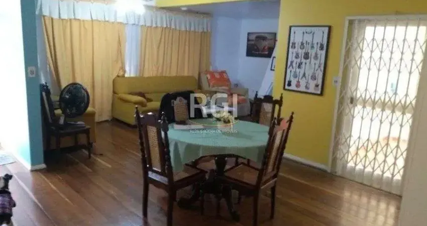 Casa com 3 quartos à venda na Rua São Mateus, 856, Jardim do Salso, Porto Alegre