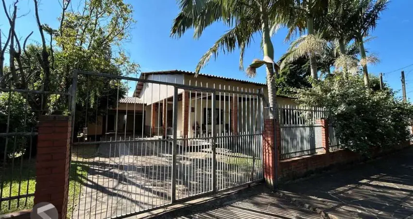 Casa com 3 quartos à venda na Espirito Santo, 137, Centro, Charqueadas