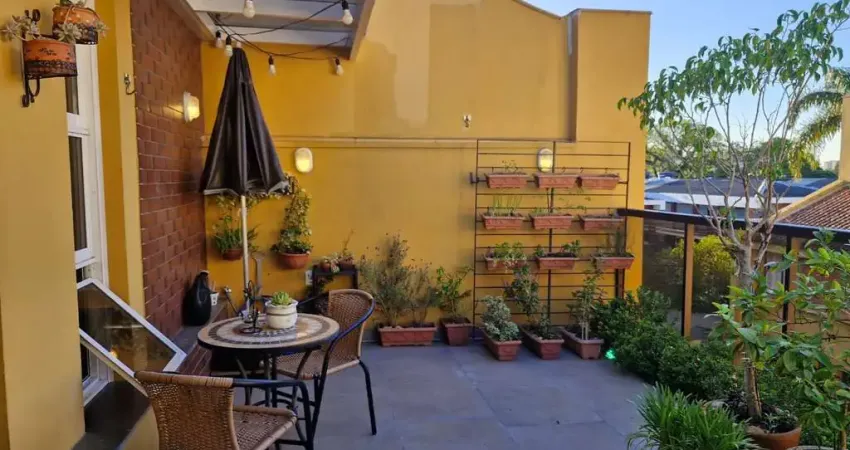 Casa em condomínio fechado com 3 quartos à venda na Rua General Gomes Carneiro, 178, Medianeira, Porto Alegre