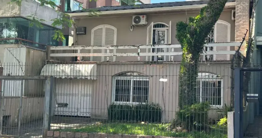 Casa com 260m² – excelente localização para moradia ou comércio!