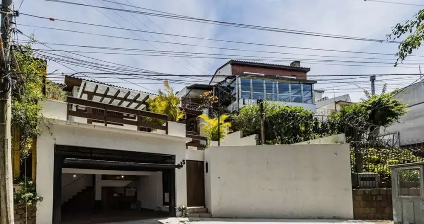Casa com 3 quartos à venda na Rua Teixeira de Carvalho, 268, Medianeira, Porto Alegre