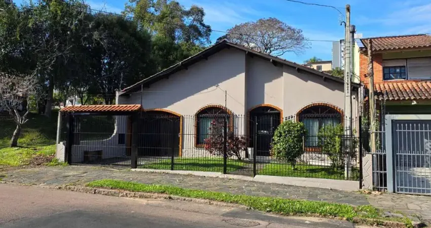 Casa com 3 quartos à venda na Rua Professor Pedro Santa Helena, 393, Jardim do Salso, Porto Alegre