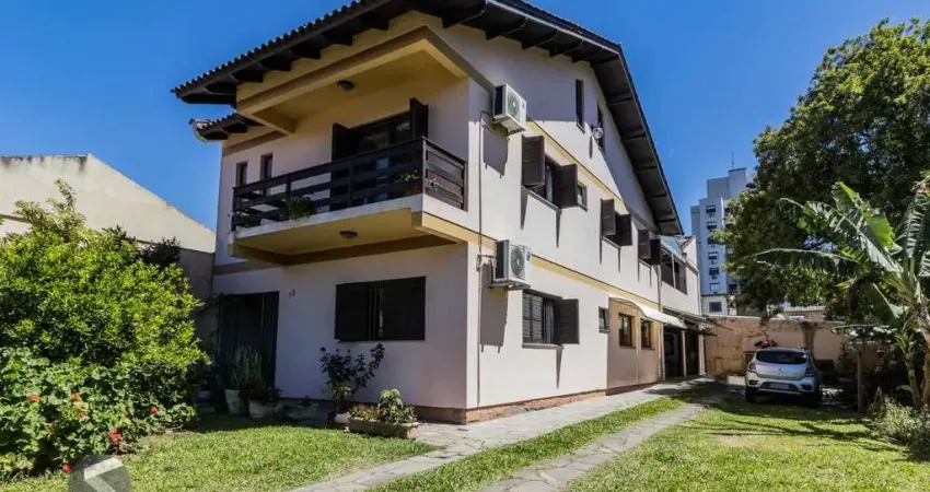 Casa com 3 quartos à venda na Rua Álvaro Guterres, 55, Tristeza, Porto Alegre