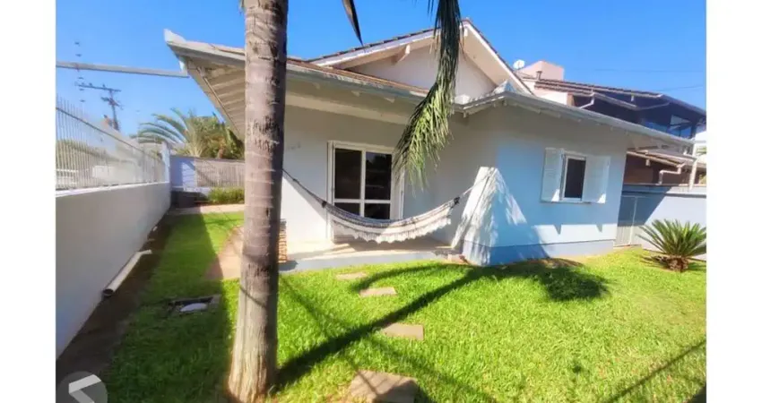 Casa com 3 quartos à venda na Avenida Antão de Farias, 212, Centro, Sapiranga