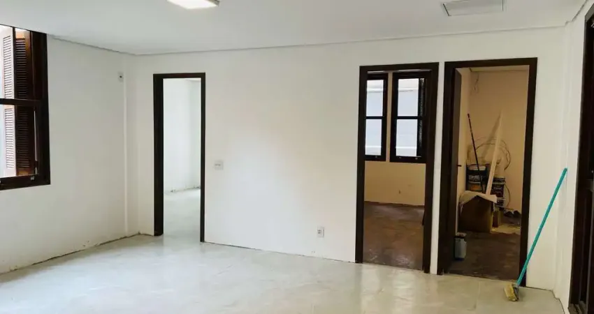Casa com 3 quartos à venda na Avenida Alberto Bins, 654, Centro, Porto Alegre