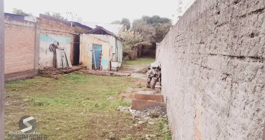 Terreno medindo 342,67m² no bairro rio branco/santana em porto alegre