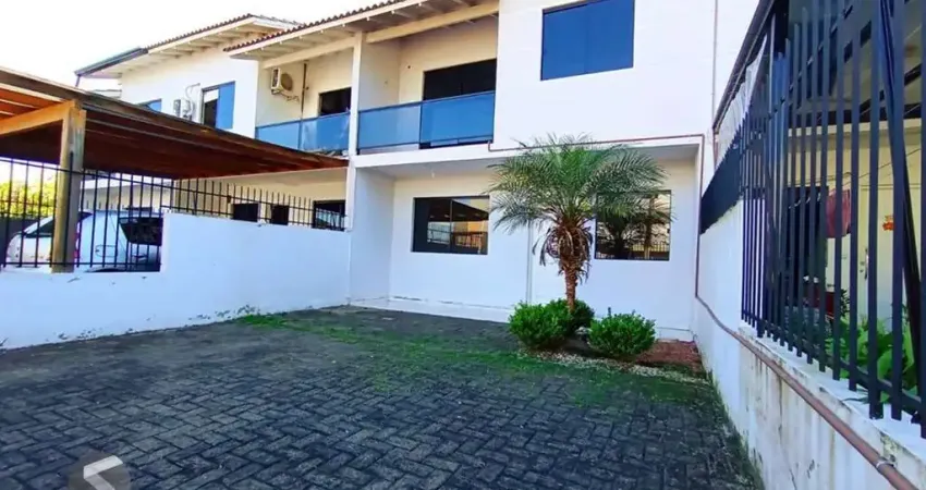 Casa com 2 quartos à venda na Avenida Mauá, 205, Centro, Sapiranga
