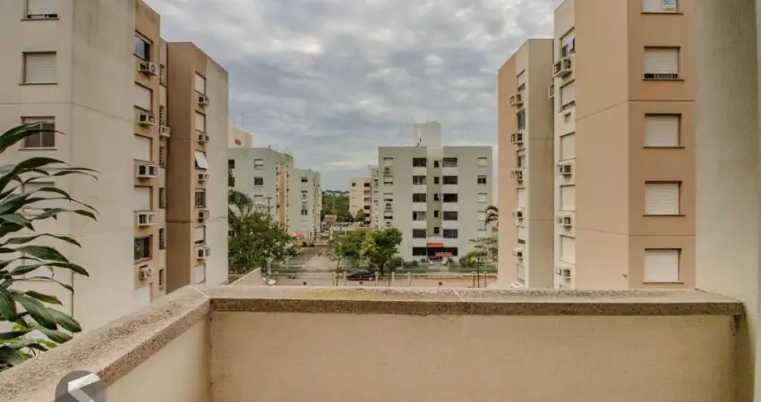 Apartamento 2 dormitórios com sacada e 1 vaga de garagem na rua sadi castro.