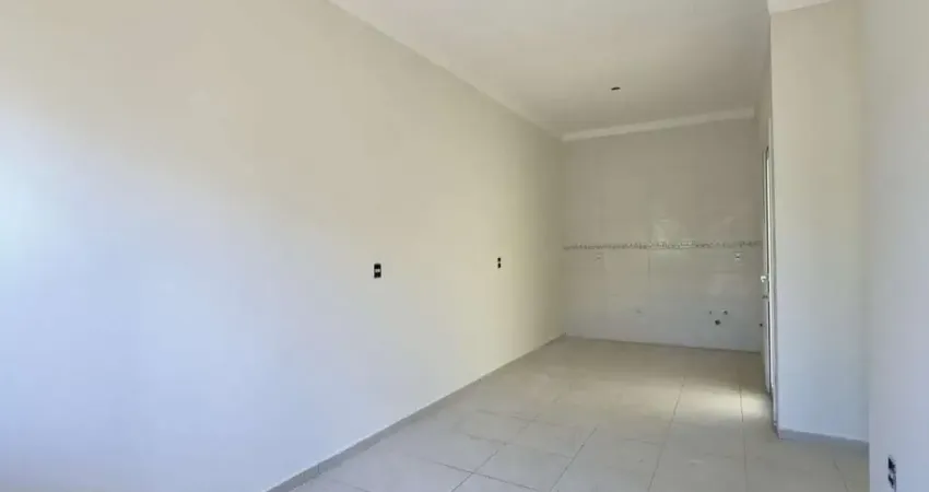 Casa em condomínio com 2 dormitórios, vaga de garagem e churrasqueira na olaria