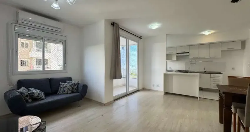 Apartamento de 2 quartos, 1 suíte, elevador e 1 vaga no bairro humaitá.