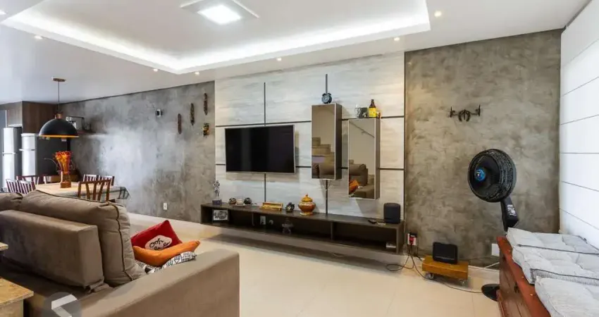 Casa com 2 quartos à venda na Rua Doutor Cláudio Walter Ferreira da Silva, 109, Guarujá, Porto Alegre