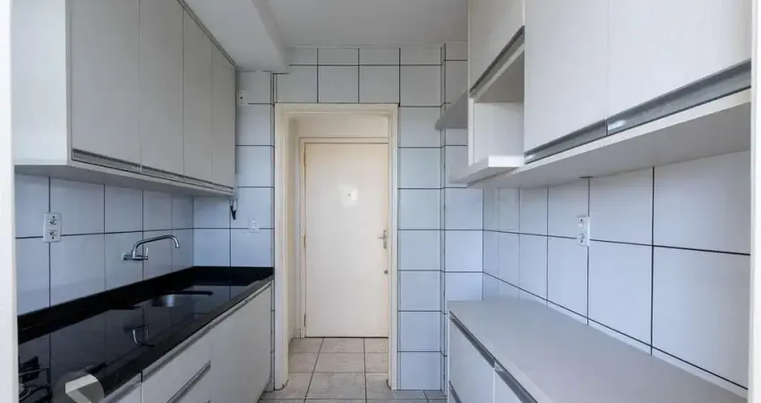 Apartamento, desocupado, 2 dormitórios e vaga escriturada, elevador -Cavalhada