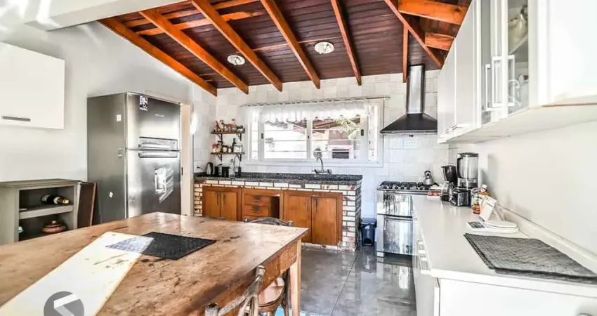 Casa com 3 quartos à venda na Avenida Felipe Weimann, 221, Santa Tereza, Porto Alegre