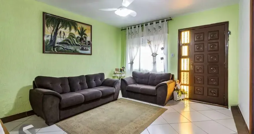 Casa com 3 quartos à venda na Rua Padre Hildebrando, 1148, Santa Maria Goretti, Porto Alegre