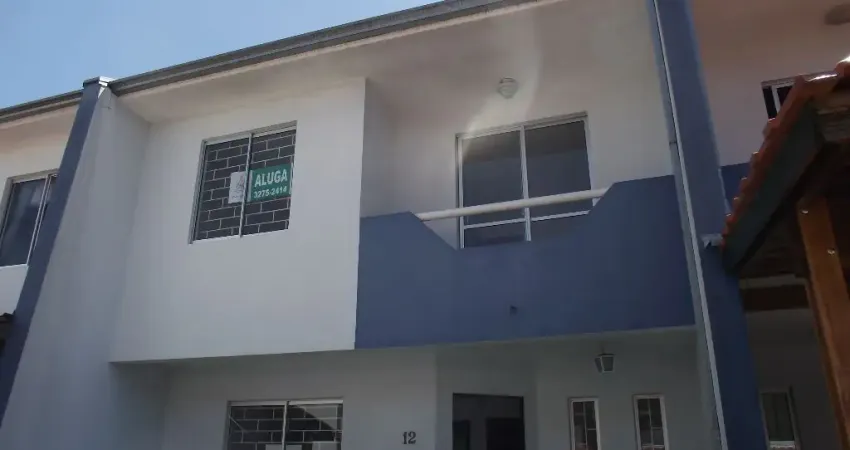Casa com 3 quartos para alugar na Rua Carolina Derosso, 509, Xaxim, Curitiba