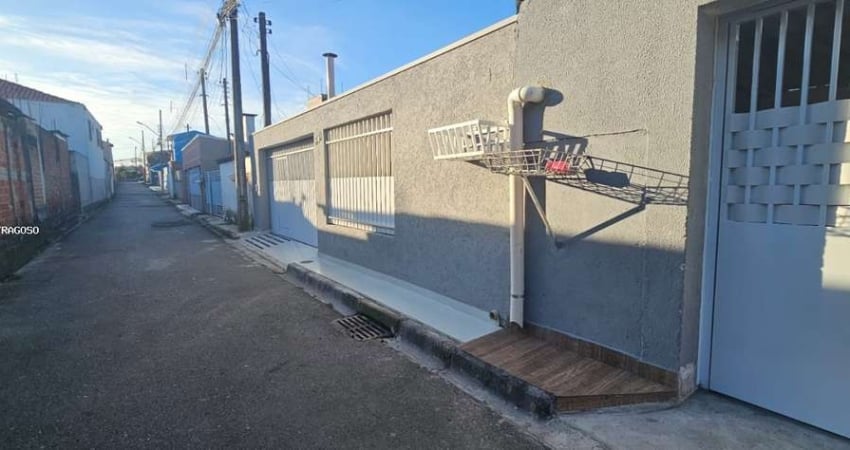 Casa para Venda em Curitiba, Alto Boqueirão, 3 dormitórios, 1 banheiro, 2 vagas