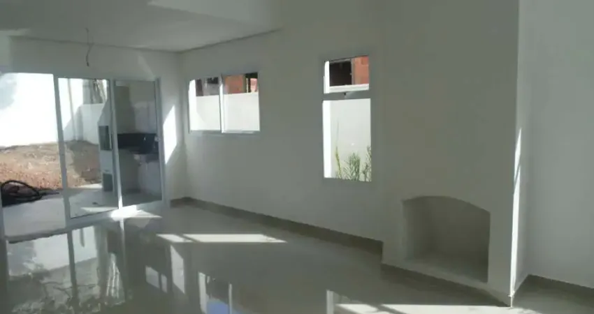 Casa em condomínio fechado com 3 quartos para alugar no Aruã, Mogi das Cruzes 
