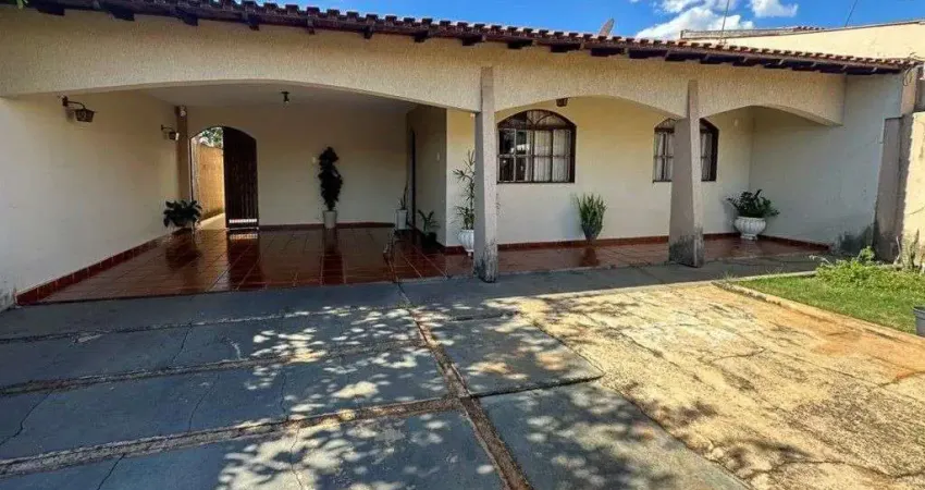 Casa Residencial com 3 quartos  à venda, 136.00 m2 por R$459000.00  - Santo Antonio - Londrina/PR