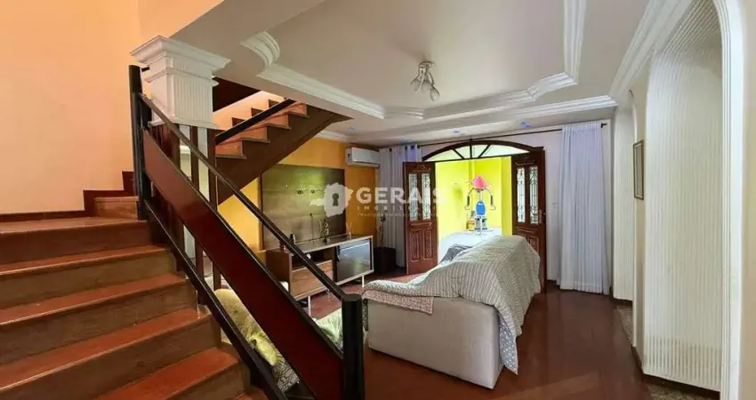 Casa à venda, 3 quartos, 1 suíte, 1 vaga, ICARAI - Divinópolis/MG