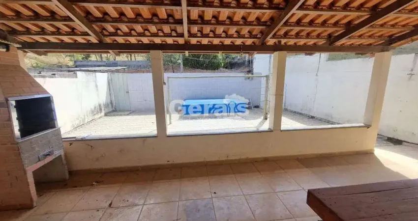 Casa à venda, 2 quartos, 2 vagas, ZONA RURAL - São Sebastião do Oeste/MG