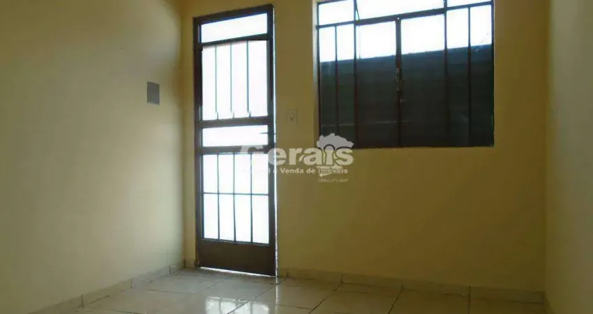 Casa com 2 quartos à venda no São Luís, Divinópolis