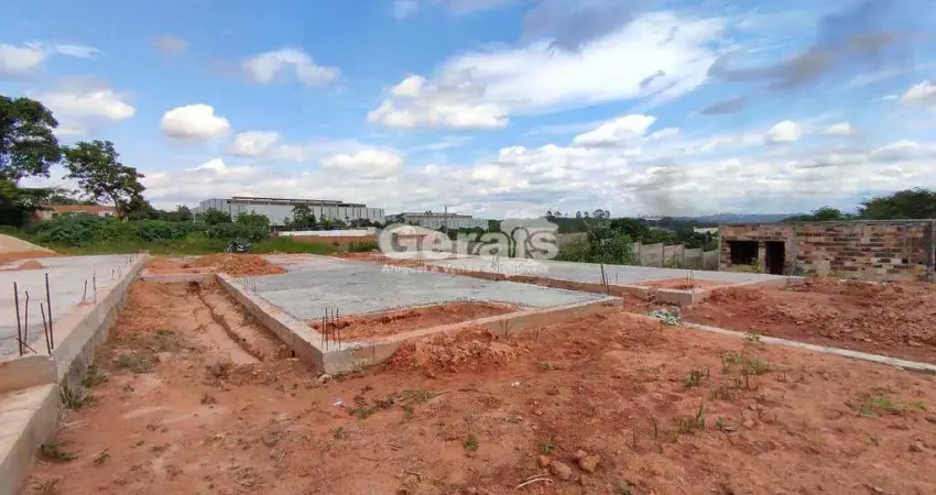 Sobrado à venda, 3 quartos, 1 suíte, 1 vaga, candides - divinópolis/mg