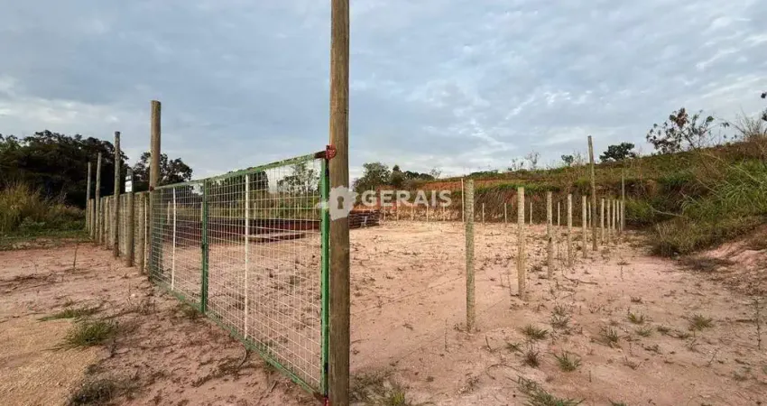 Terreno à venda no Niterói, Divinópolis 