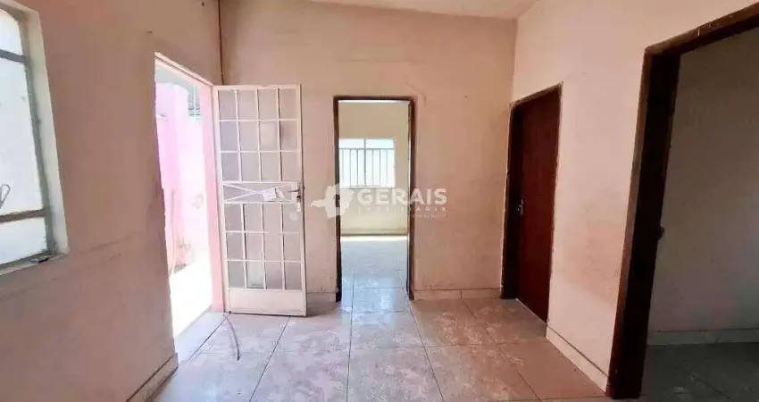 Casa com 3 quartos para alugar no Santa Clara, Divinópolis