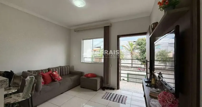 Sobrado à venda, 3 quartos, 2 vagas, DAVANUZE - Divinópolis/MG