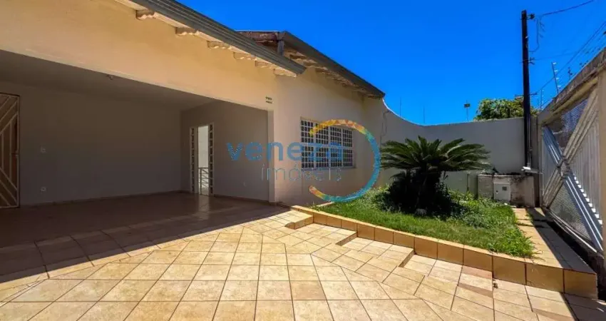 Casa residencial com 3 quartos  para alugar, 230.00 m2 por r$2250.00  - sao francisco de assis - londrina/pr