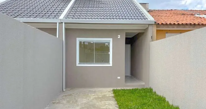 Casa nova no bairro Campo de Santana com quintal e 2 quartos