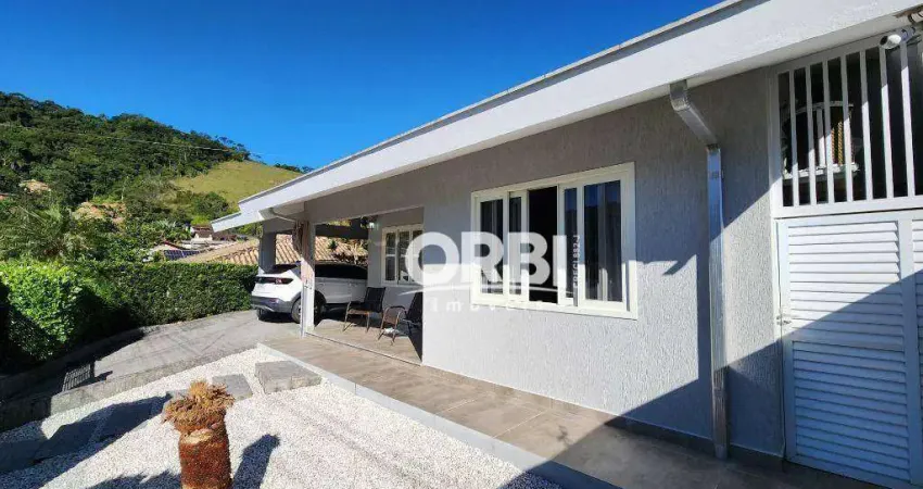 Casa em amplo terreno com 2 dormitórios à venda, 135 m² por R$ 899.000 - Bela Vista - Gaspar/SC