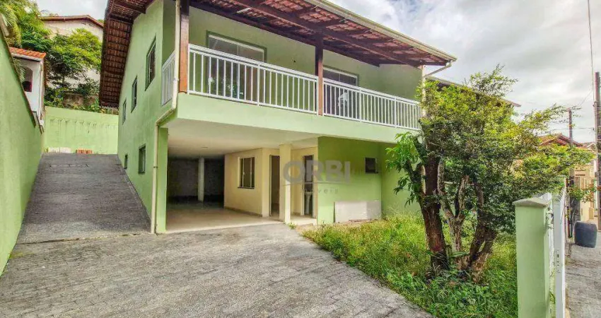 Casa com 3 dormitórios à venda, 237 m² por R$ 750.000,00 - Velha - Blumenau/SC