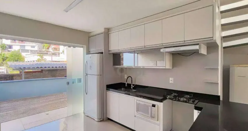 Sobrado com 2 dormitórios para alugar, 105 m² por R$ 3.363,00/mês - Água Verde - Blumenau/SC