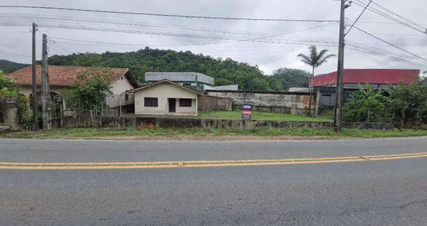 Casa em terreno Comercial com 3 dormitórios à venda, 2 m² por R$ 590.000 - Belchior Central - Gaspar/SC