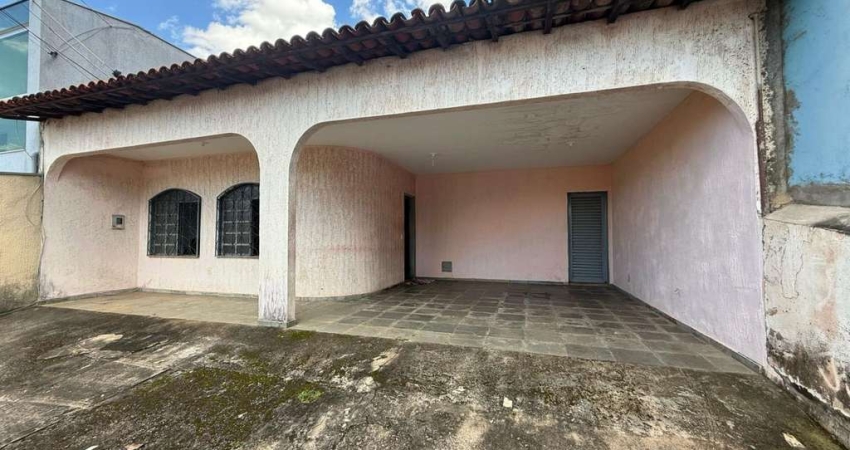 Casa para Venda em Brasília, Taguatinga Norte (Taguatinga), 5 dormitórios, 1 suíte, 1 banheiro, 4 vagas