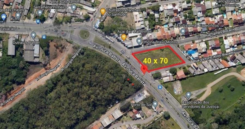Terreno de esquina, plano e com Grande potencial para Comércio, Medindo 40 x 70. Próximo a todo comercio local. A Zona Sul de Porto Alegre é a região que mais valoriza na Capital dos Gauchos. &lt;BR&g