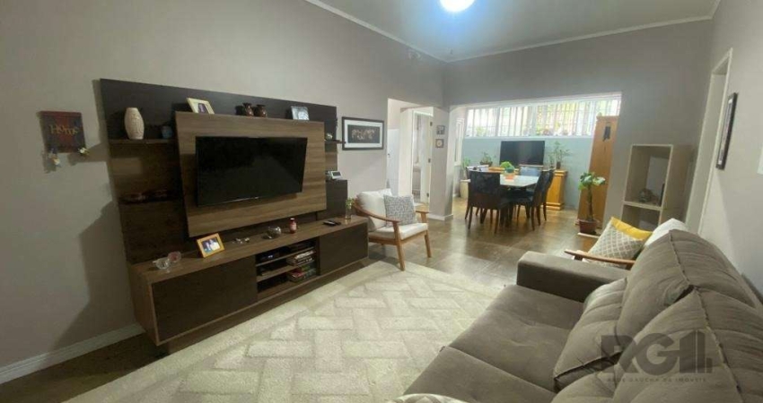 Apartamento 2 dormitórios no bairro Santana. Sala, cozinha, banheiro renovado e bem iluminado. Prédio sem elevador e sem portaria. Excelente localização!&lt;BR&gt;Sobre o Bairro SANTANA&lt;BR&gt;O San
