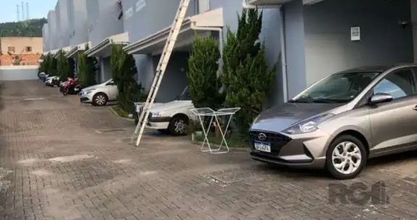 Sobrado Aconchegante em condomínio no Jardim Carvalho