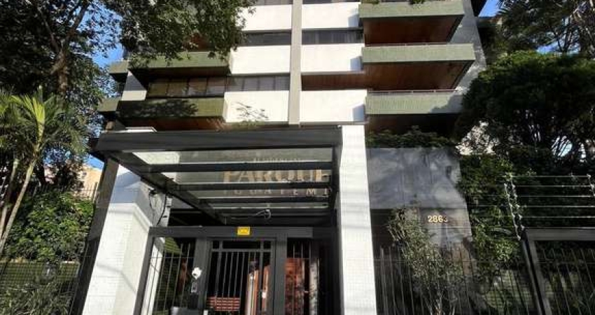 Apartamento de três dormitórios, suíte, sacada com churrasqueira e duas vagas de garagem  no bairro Chácara das Pedras em Porto Alegre. &lt;BR&gt;Living para três ambientes, sacadão com churrasqueira,