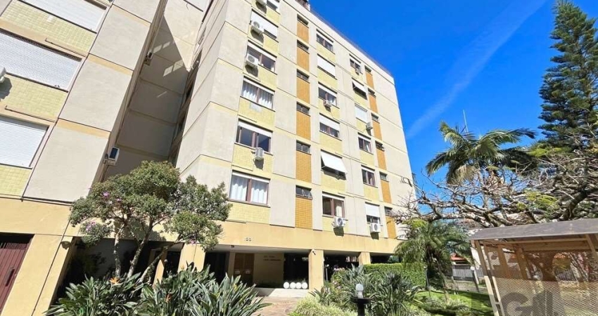 Descubra o seu novo lar neste maravilhoso apartamento de um dormitório, semi mobiliado, localizado no sétimo andar de um prédio moderno e bem cuidado. Este imóvel oferece um espaço generoso e iluminad